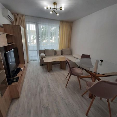 Nicole Apartment Varna Extérieur photo
